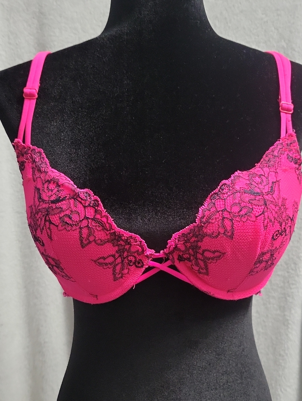 La Senza 36D Beyond Sexy Classic Plunge Push Up Bra - Hot Pink & Black Lace